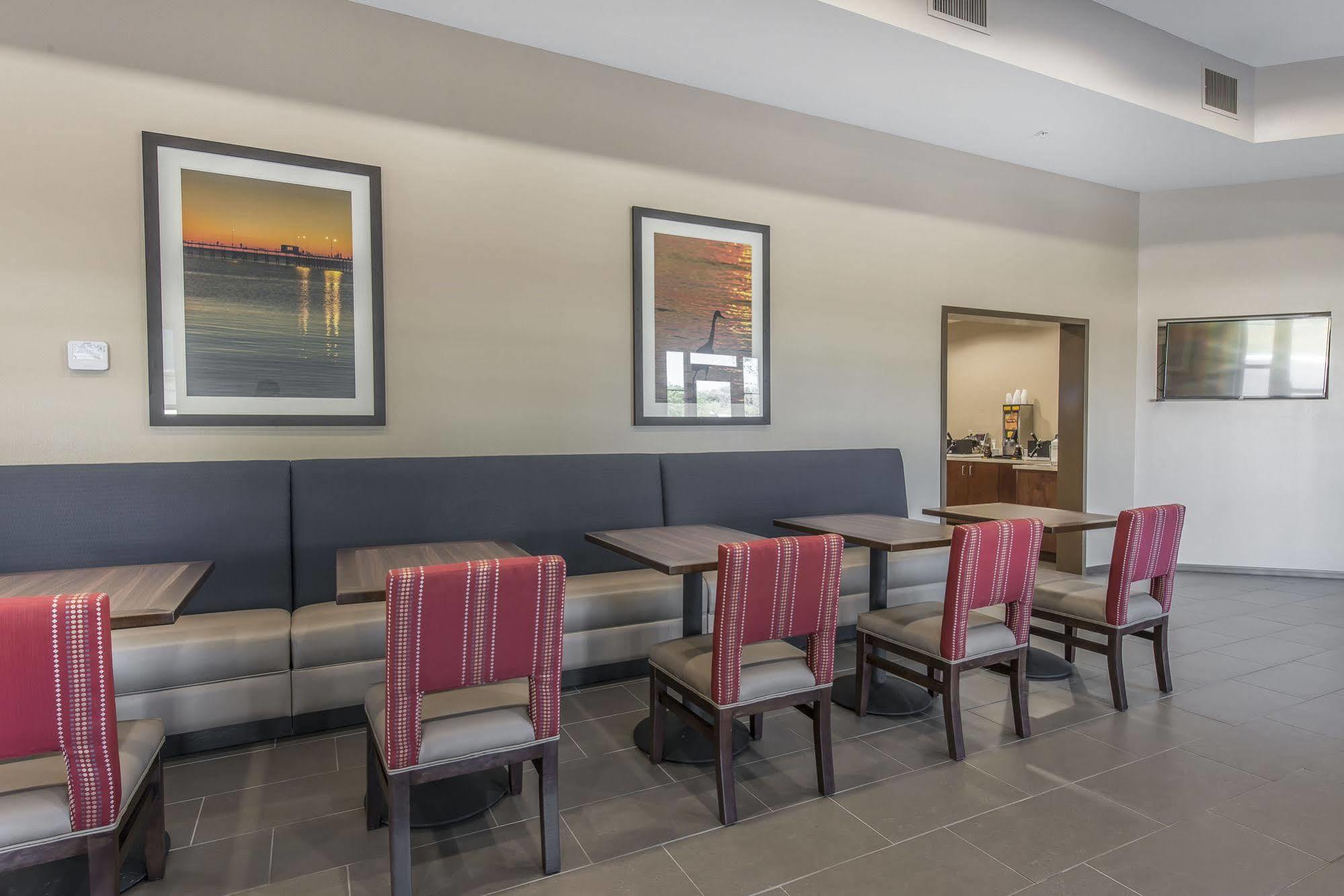 Comfort Suites Dunnellon Near Rainbow Springs Bagian luar foto